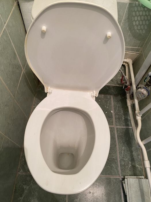 Унитаз в хорошем состоянии