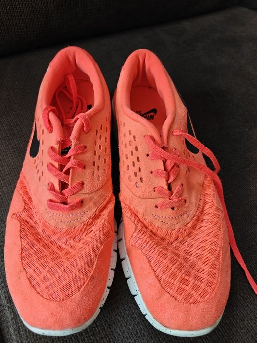 Запазени маратонки