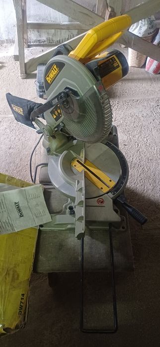 Продам торцовочную пилу