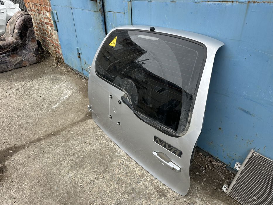 Дверь багажника нива шевроле