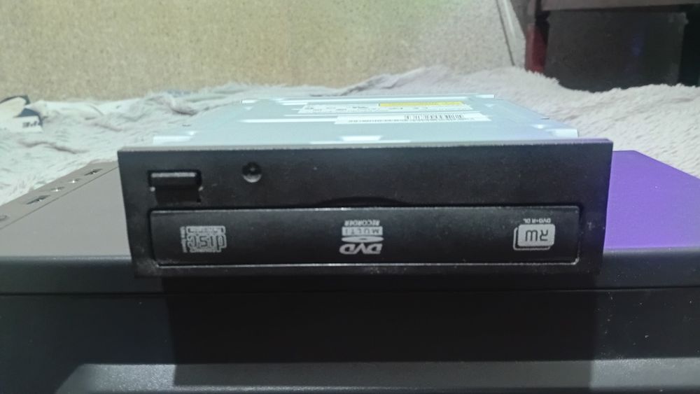 Продаю корпус AeroCool с dvd приводом