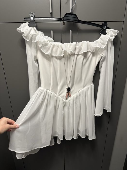 Бяла къса рокля корсет