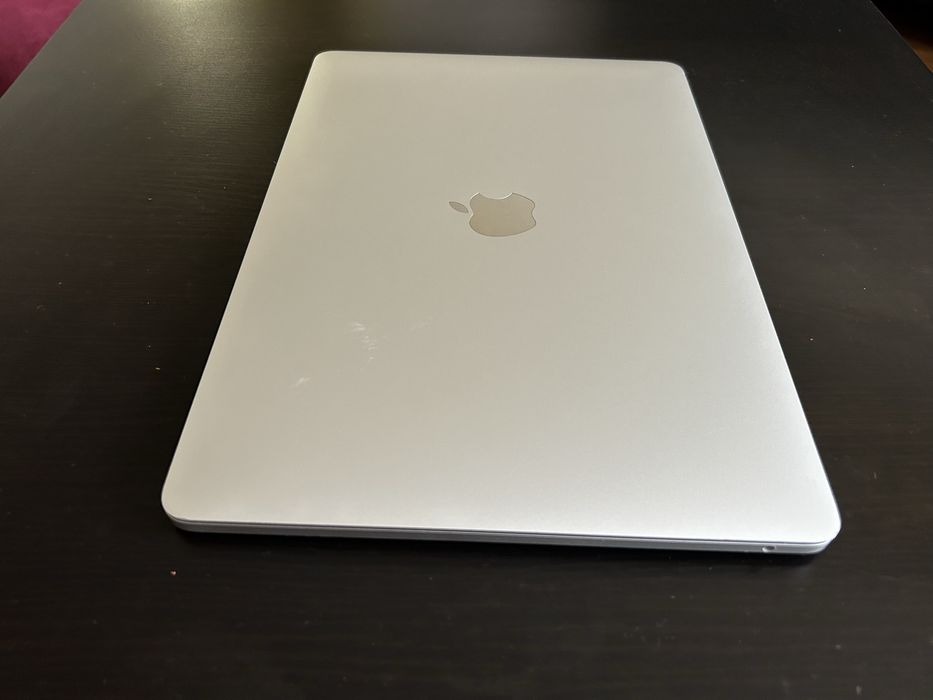 Macbook Pro 13" A1708 i5 8 GB RAM 128 GB SSD 271 cicluri