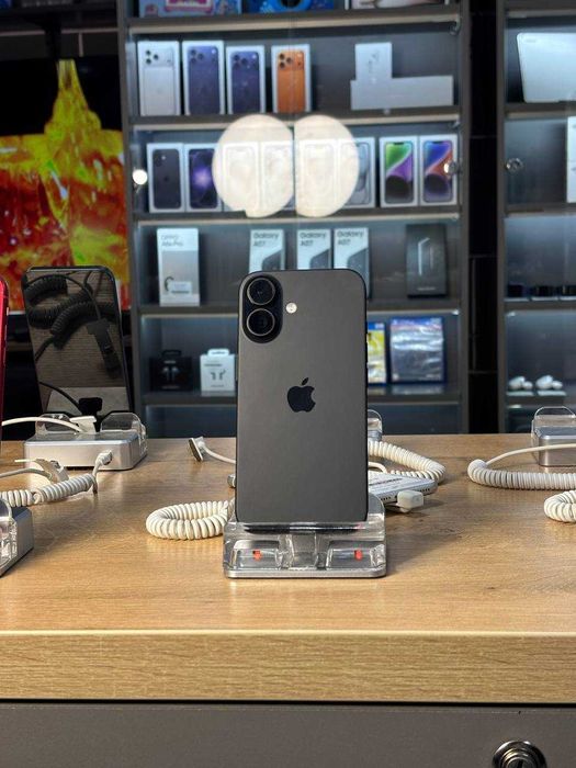 Телефон iPhone 16 128/ Айфон 16 128 код7693