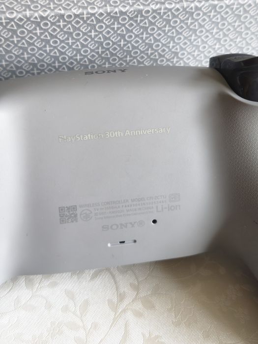 Продам джойстик на Playstation 5
