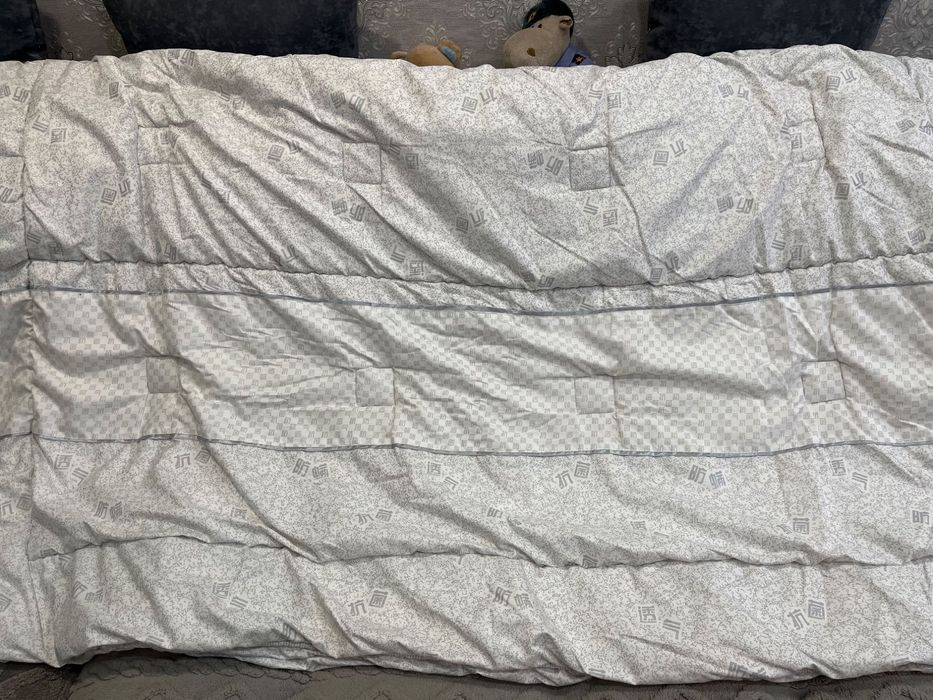 Продам покрывало  новое; одеяло 2,0*2.3; плед 2,0*2,40