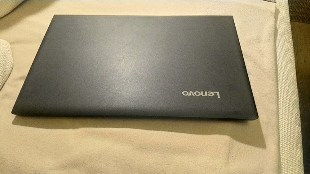 Laptop Lenovo v110