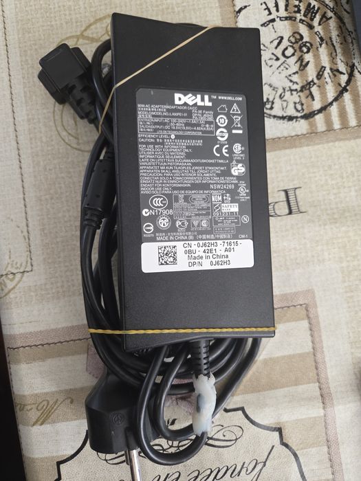 Продавам зарядни за Лаптопи