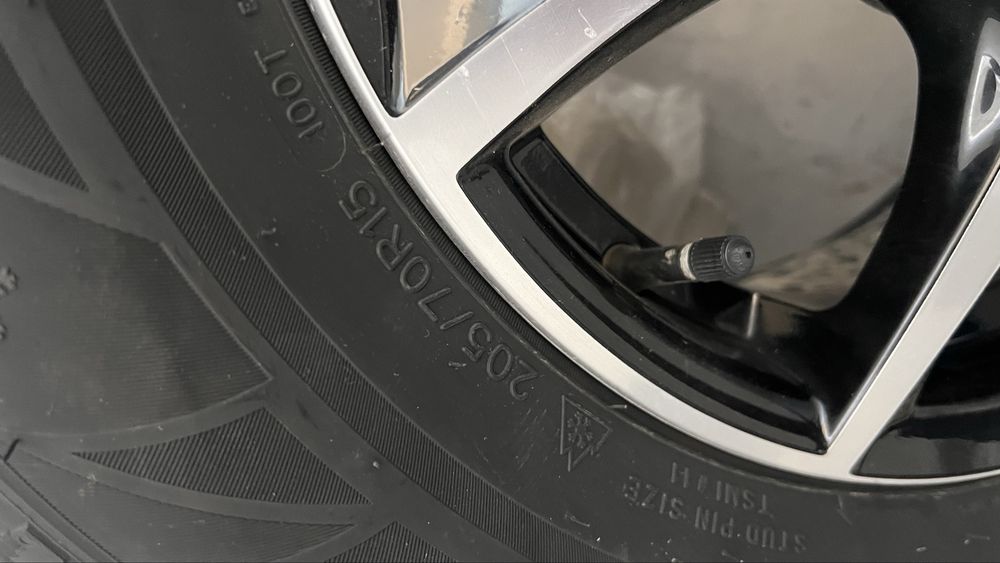 205/70R15 зимние шины на дисках