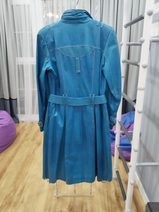 Кожаный плащ в хорошем состоянии