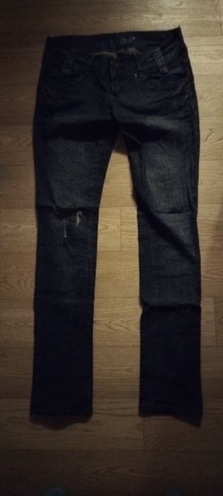 Продам женские джинсы