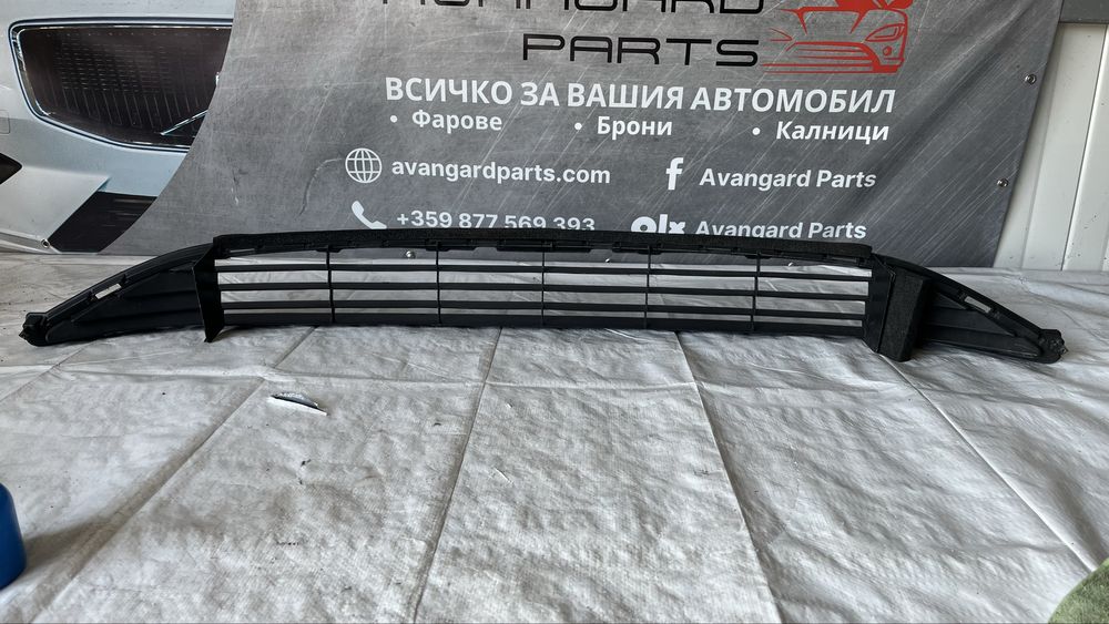 Предна решетка Toyota Prius 2015-