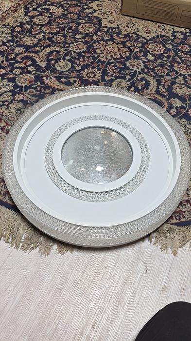 Продам срочно люстру