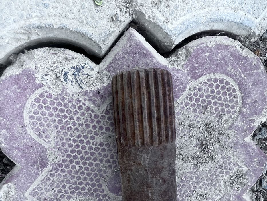 Ланд ровер Дисковер. 1.-2 подходят.Полуось.суппорт.