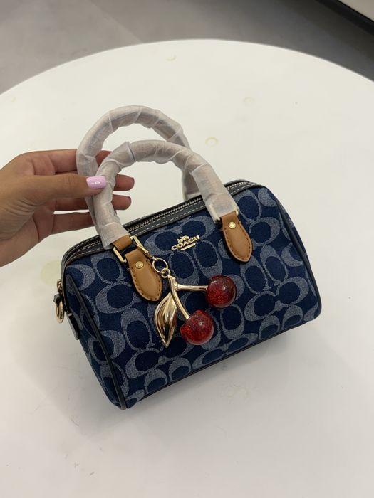 Дамска чанта Coach