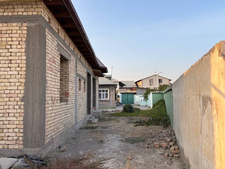 Продается участок 3-сотки, с Коробкой! ЯнгиХаёт, махалля Байнал-Минал!