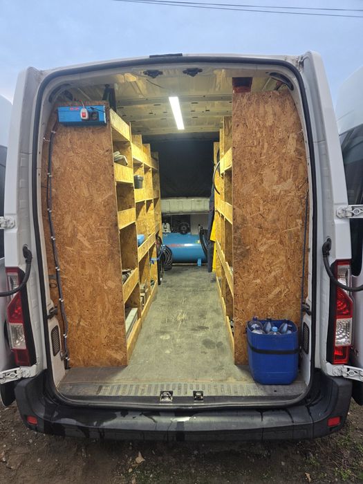 Vând Renault Master SERVICE MOBIL