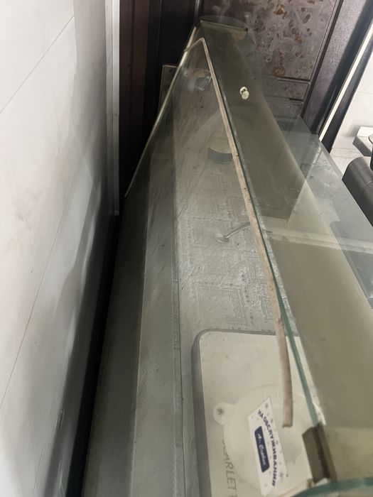 Продам витринный холодильник