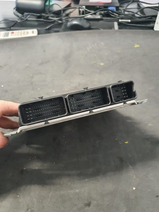 calculator motor ecu dacia logan dacia duster cod 237105018s a3c042...
