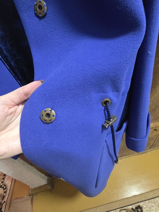 Продам пальто демисезонное