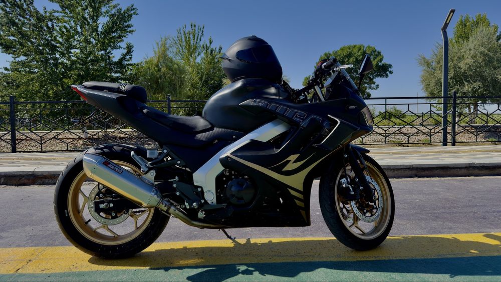 Sport bike motosikl -200cc tortishlari zo’r