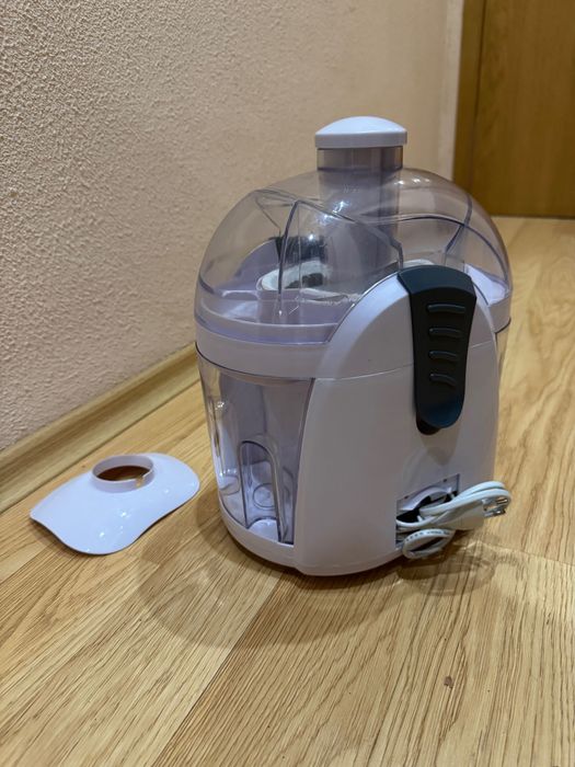 Продавам нова сокоизстисквачка NEO JE-300