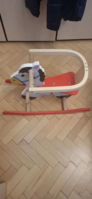 Дървено конче люлка