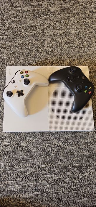 Vand consola  Xbox One S
