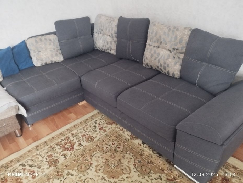 Угловой диван продается