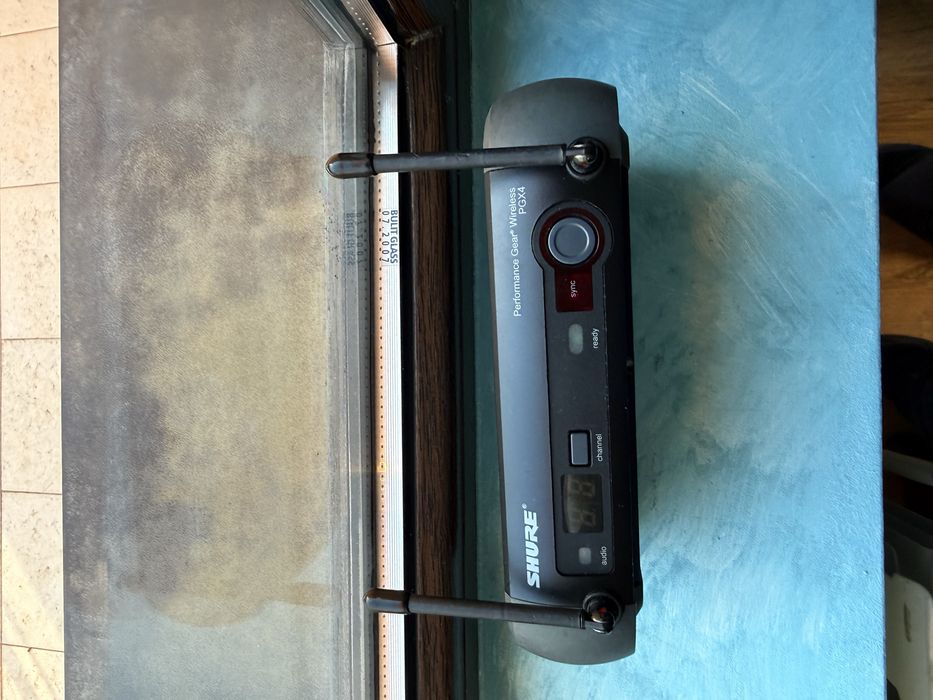 Shure SM58 Wireless – Безжичен ръчен микрофон с приемник (комплект)