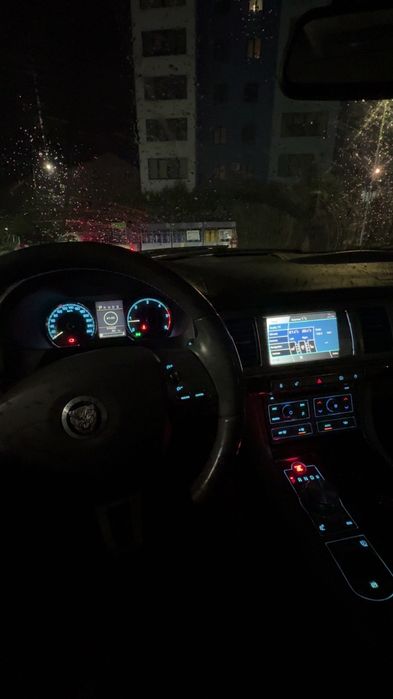 Jaguar Xf -2.7 diesel- V6 Bi-Turbo- 250 CP