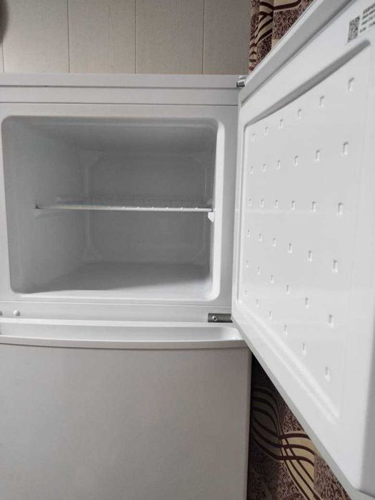 Продам холодильник Artel 276