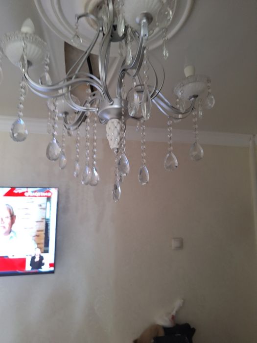 Продам люстру  с кристалом
