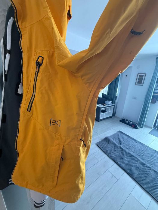 Geaca Burton AK, conditie 10/10, marimea L