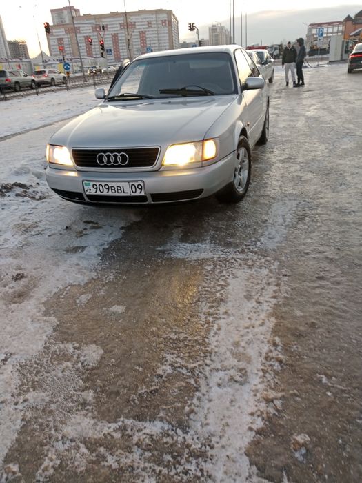 Машина ауди а6 с4