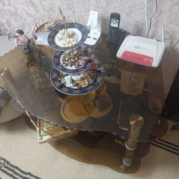 Столик журнальный