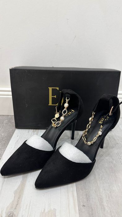 Каблуки от бренда Ella