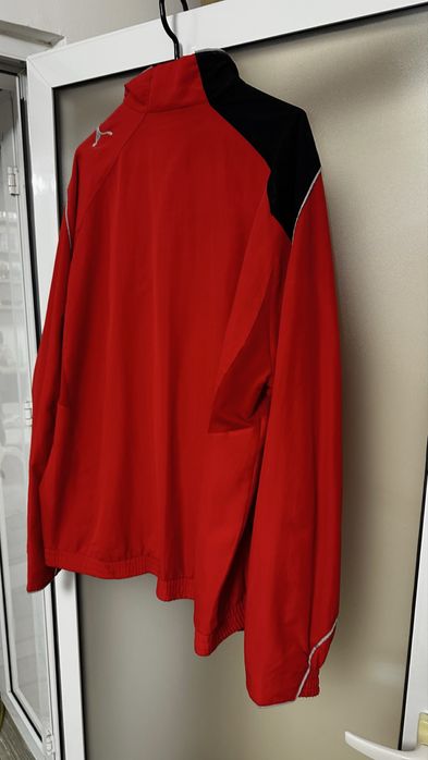 Vand bluza de ttening Puma , model deosebit
