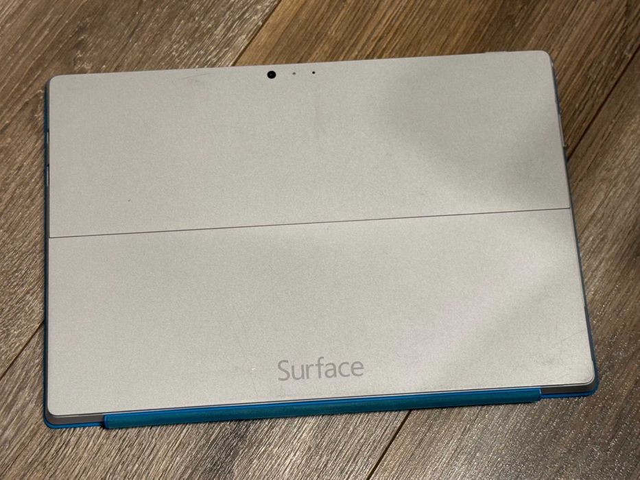 Microsoft Surface Pro 3 i3-4020Y/4RAM/64SSD/Intel HD/2K QHD Touch