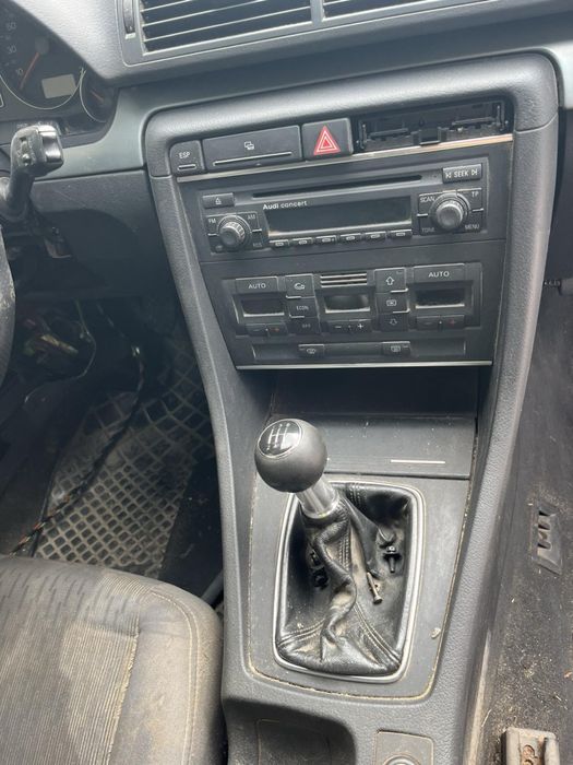 На части Audi A4 B7 ръчка 5ск 1.9tdi комби ксенон теглич