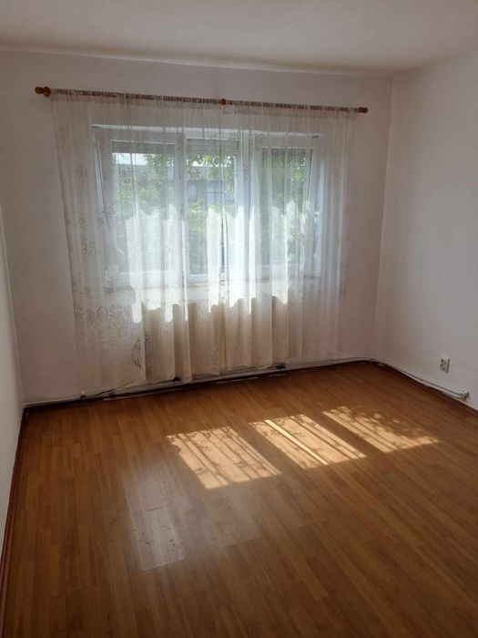 Apartament cu 3 camere
