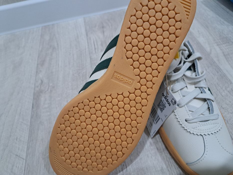 Продам кроссовки