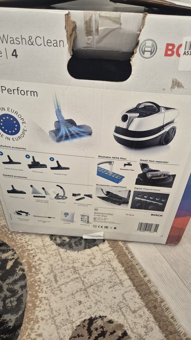 Bosch AguaWash&Clean Продаётся моющий пылесос.