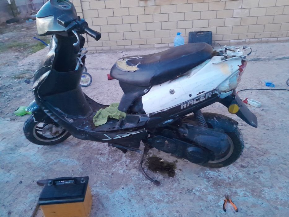 Продам скутер 80кубов