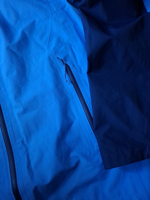 Salomon gore tex 2.5 L дамско яке M размер.