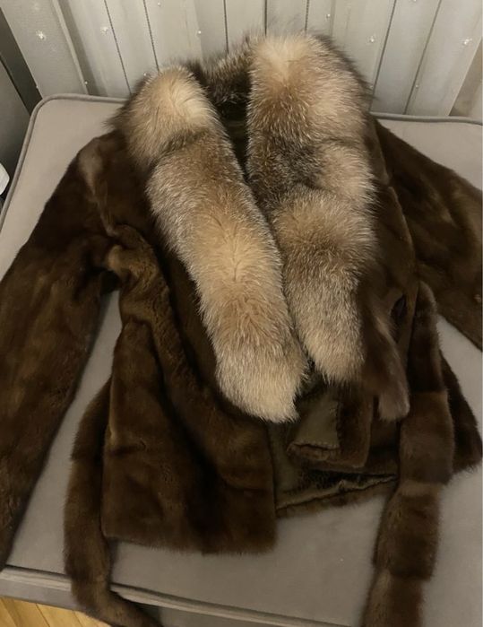 Шуба норковая, воротник лиса