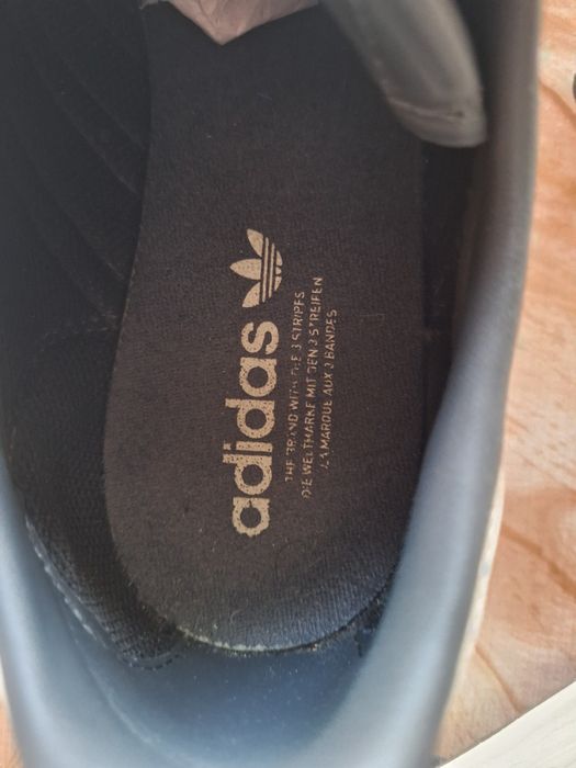Продавам маратонки Adidas La Trainer