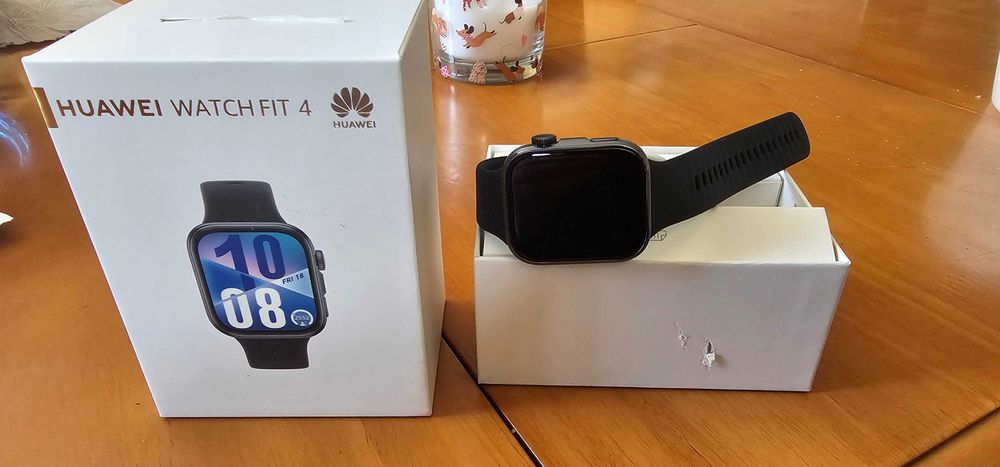 Смарт часовник Huawei watch FiT 4