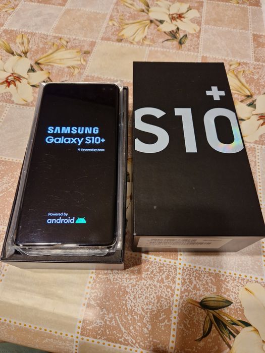 Телефон самсунг S10 plus
