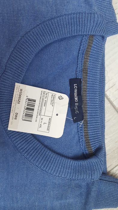 Чисто нов син мъжки пуловер LC WAIKIKI BASIC размер L